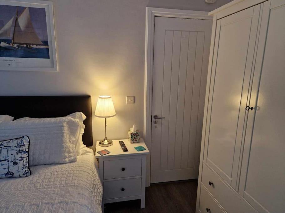 Room On Heath Park Кардиф Екстериор снимка